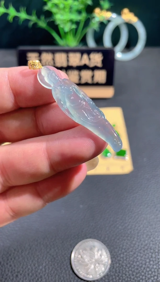 翡翠18K金镶嵌颈饰翡翠