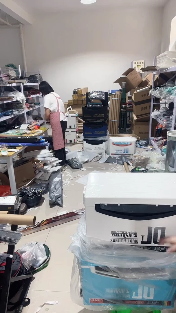 钓乐涂 白色  2900钓箱   送三件套 拉饵盘