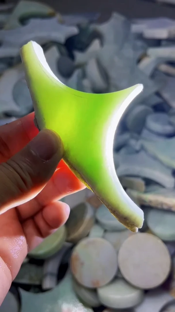 【闪购商品】翡翠挂件未镶嵌A货康壹263