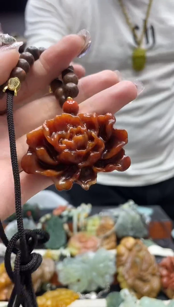 未镶嵌岫玉吊坠·