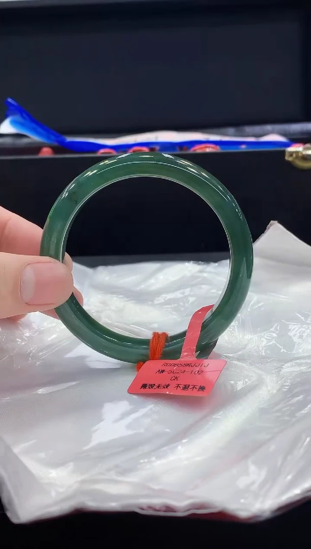 未镶嵌手镯翡翠翡翠手镯