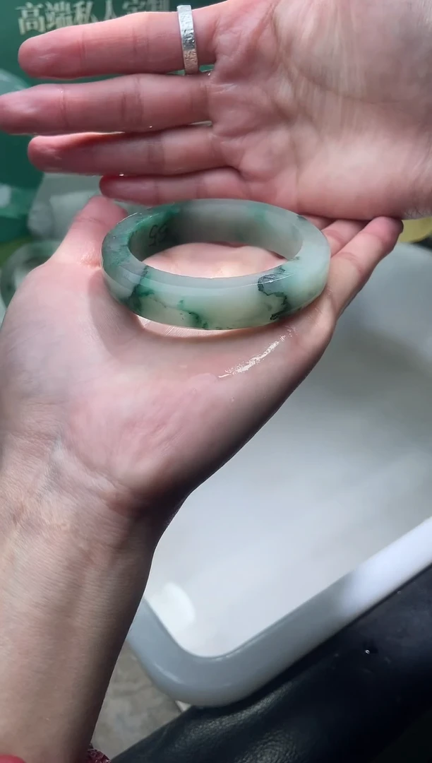 定制石英质玉（非洲翠）玉**粒三合手镯定制不退换56