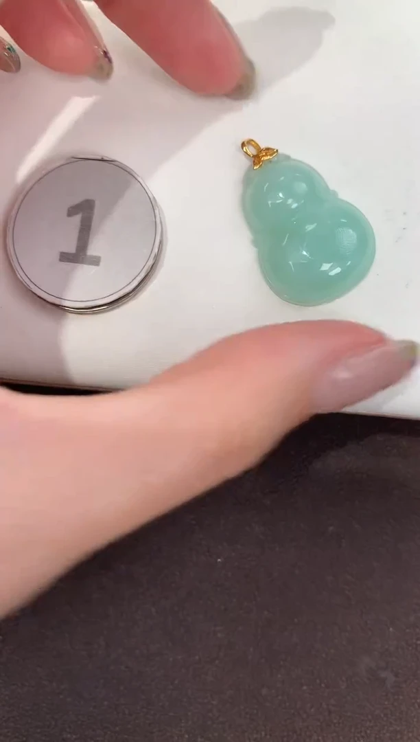 颈饰18K金镶嵌翡翠天然缅甸A货翡翠