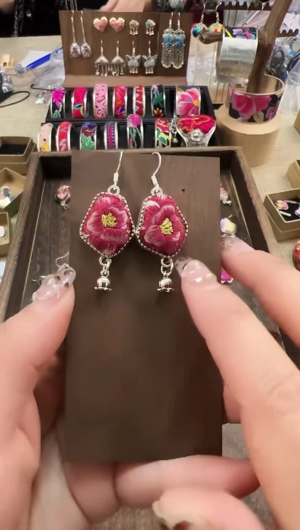 【闪购商品】织绣民族风老绣饰品122