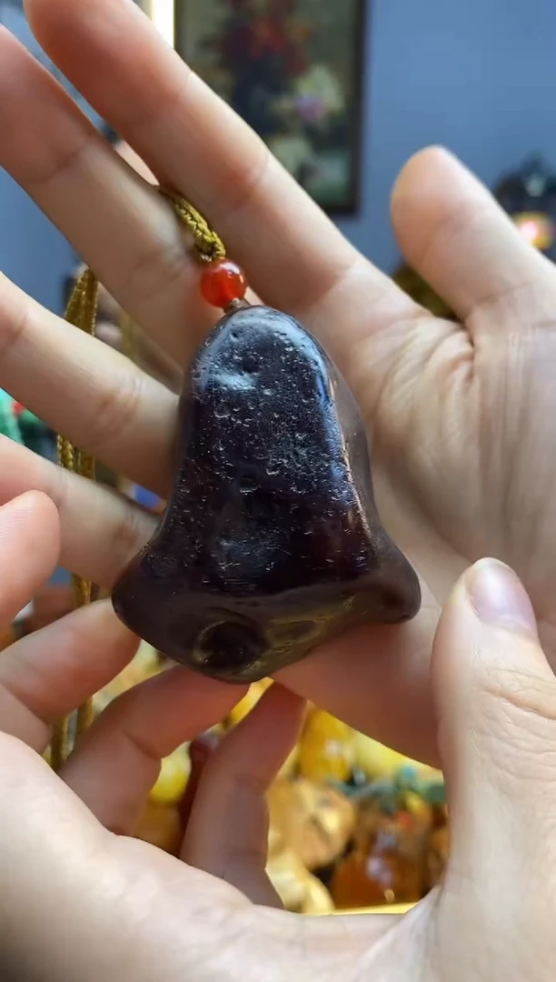 未镶嵌颈饰琥珀吊坠