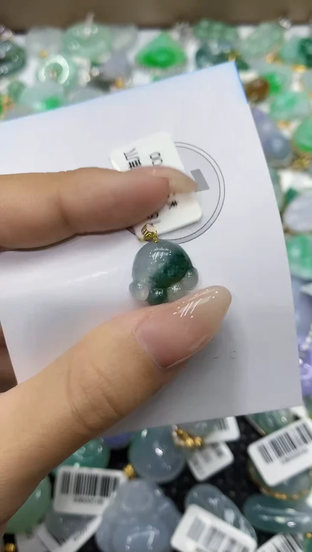 颈饰18K金镶嵌翡翠111111111111