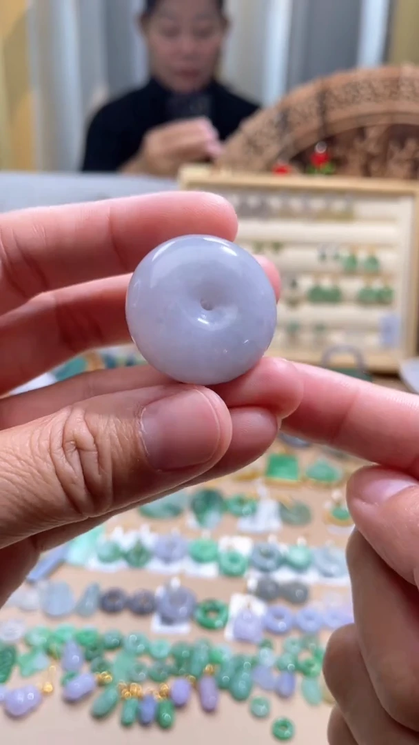 【闪购商品】翡翠颈饰未镶嵌平安扣