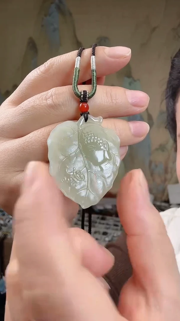 颈饰未镶嵌和田玉.