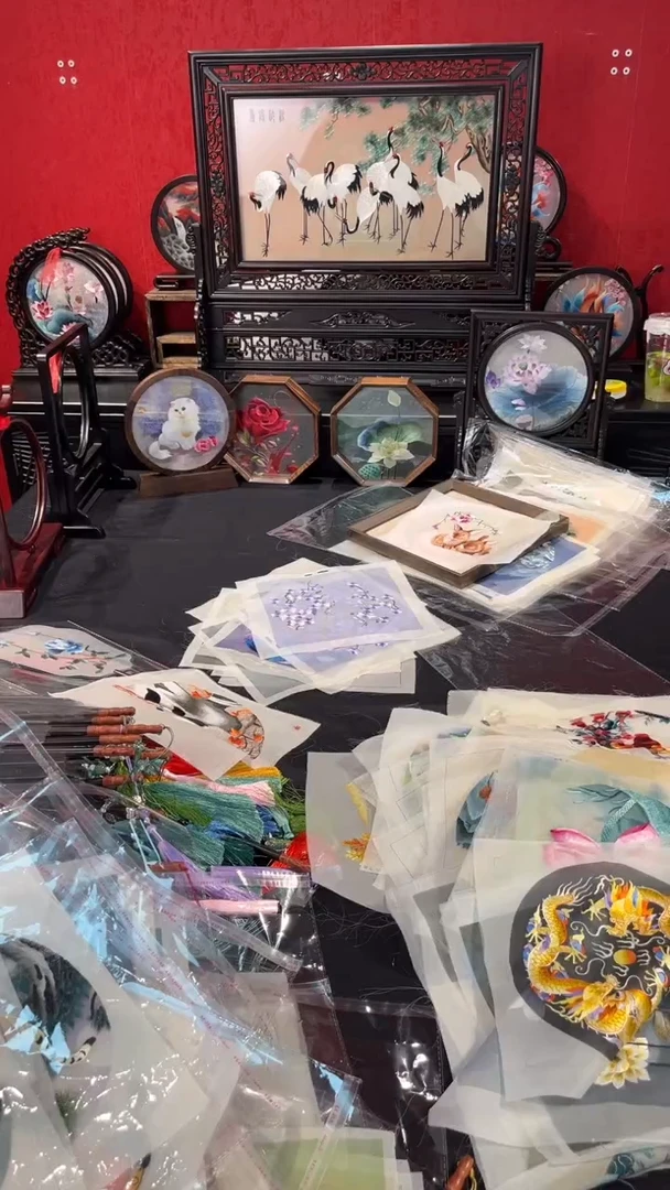 织绣观尘礼苏绣团扇艺术馆