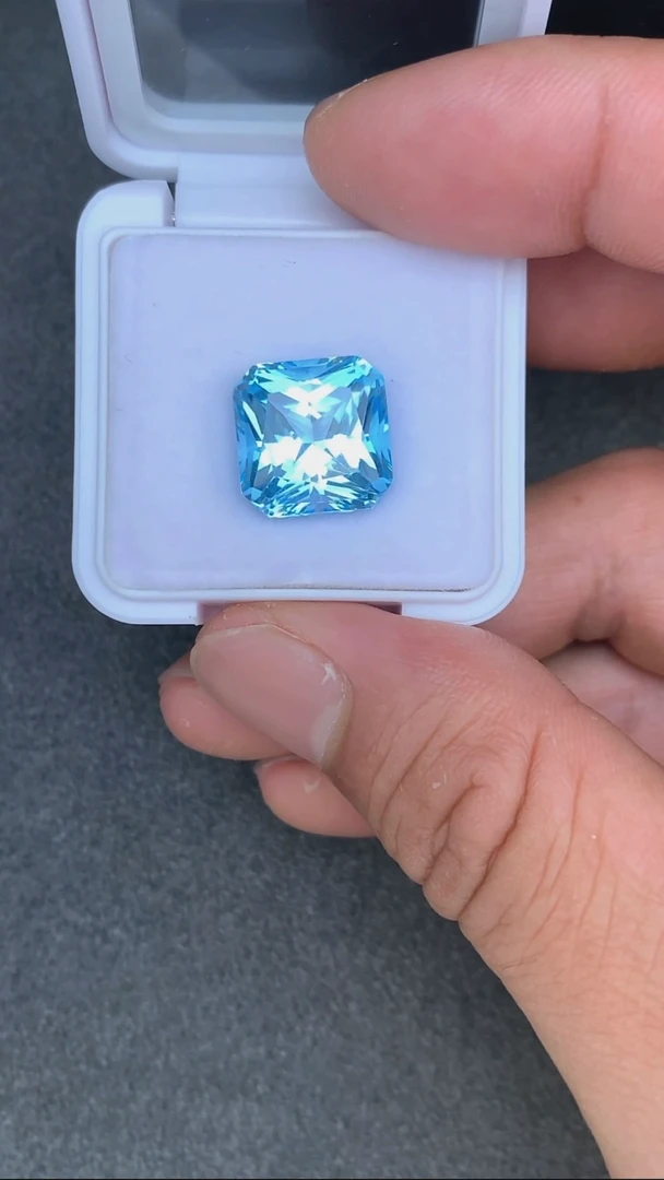 裸石托帕石克拉1