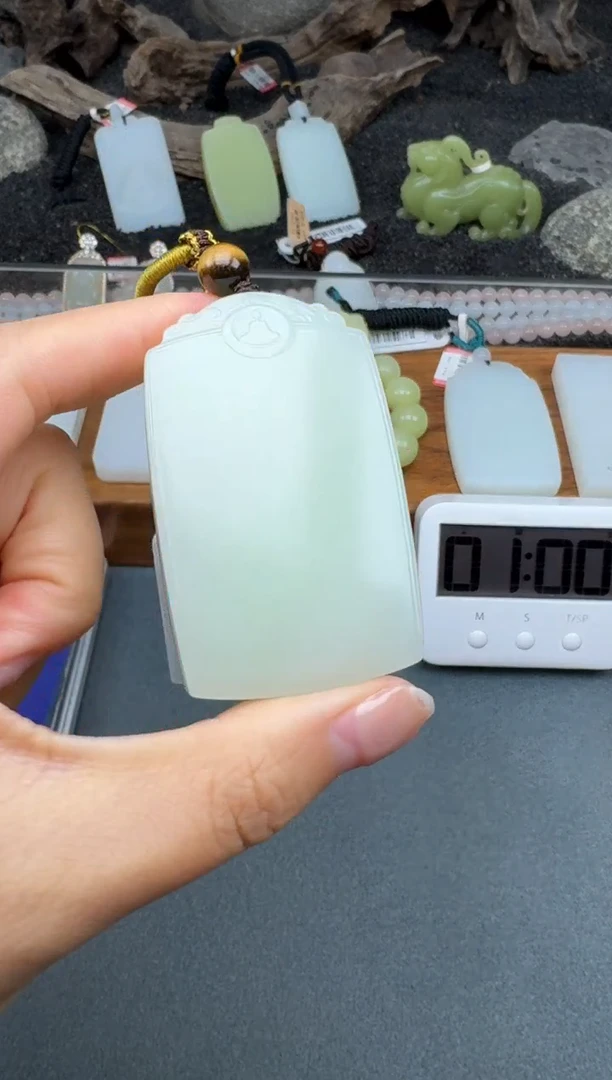 颈饰未镶嵌和田玉3