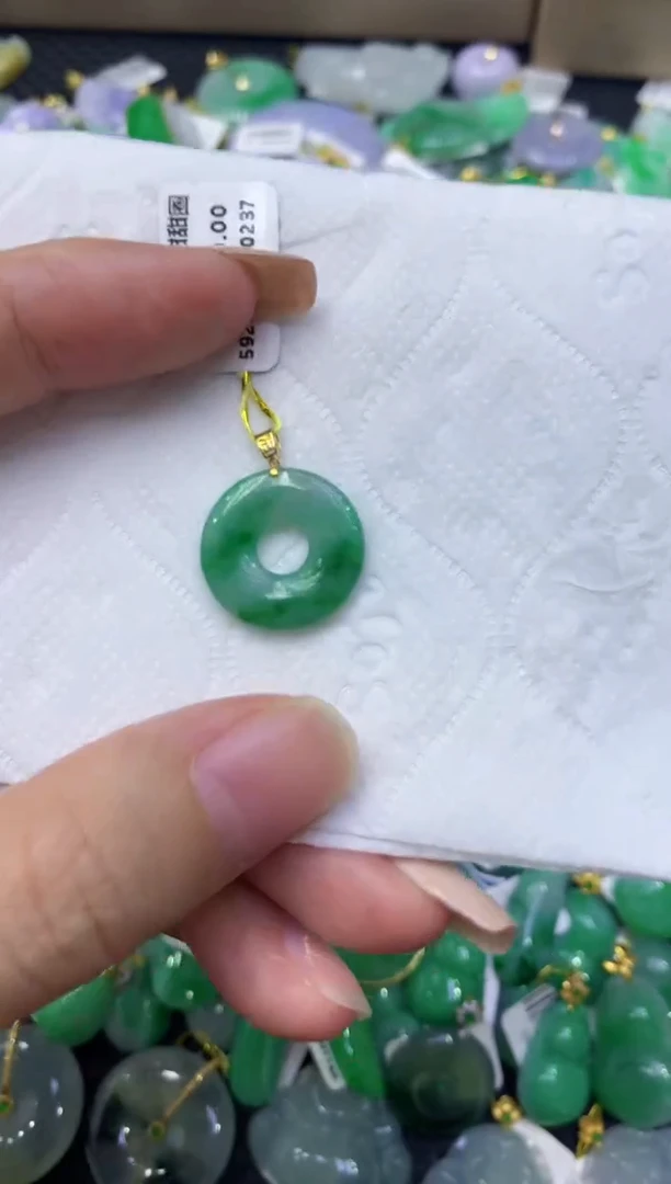 颈饰18K金镶嵌翡翠天然缅甸翡翠A货