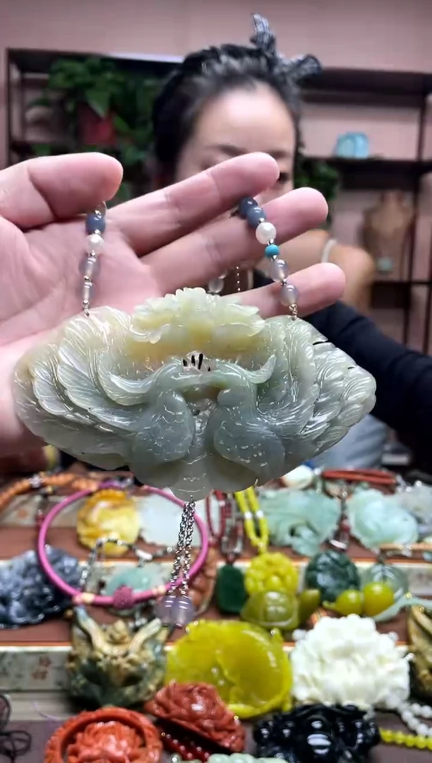 未镶嵌岫玉吊坠·