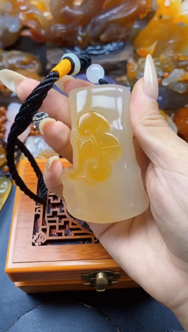 玛瑙/玉髓挂件未镶嵌ll