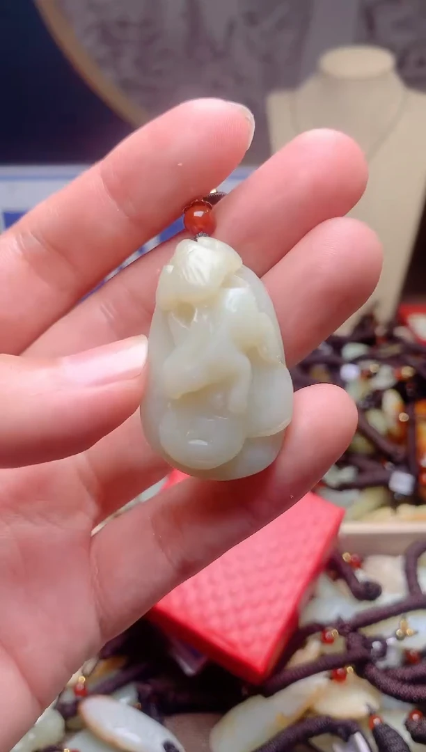 和田玉未镶嵌颈饰1