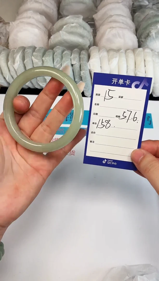 未镶嵌手镯石英质玉15