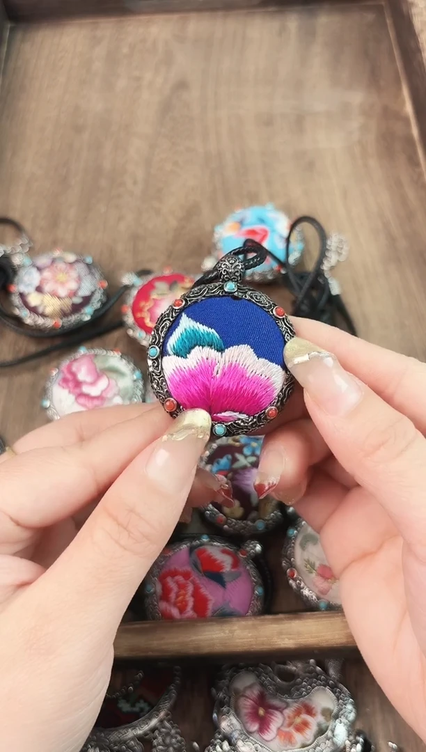 艺枝独绣手工饰品145