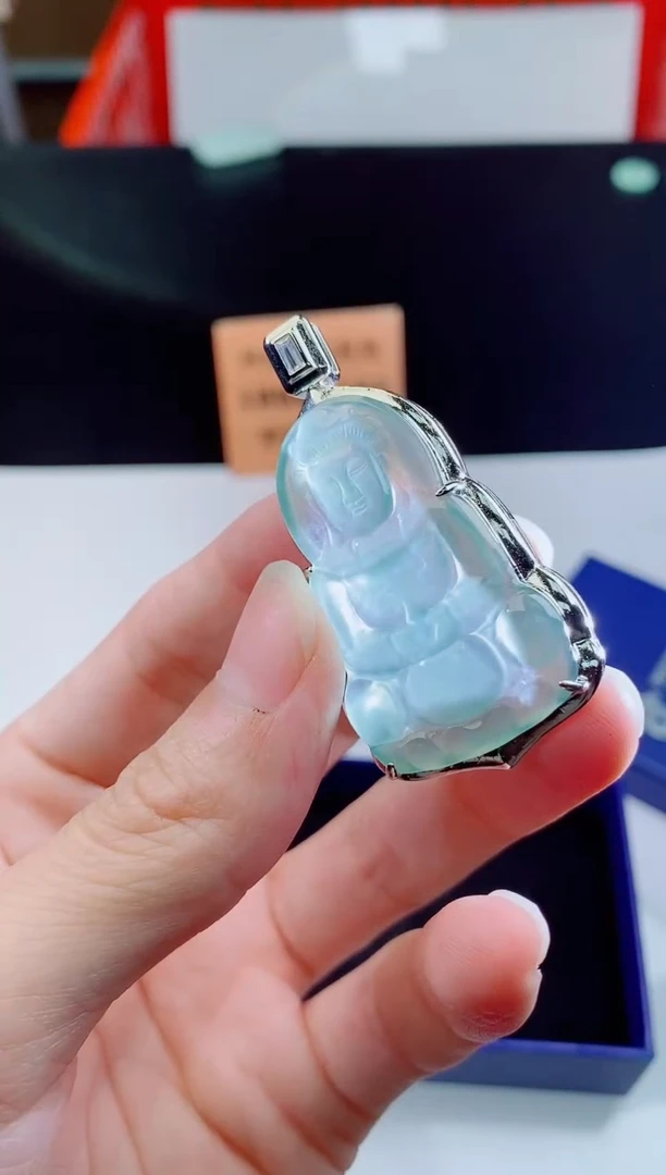 颈饰未镶嵌翡翠       ·