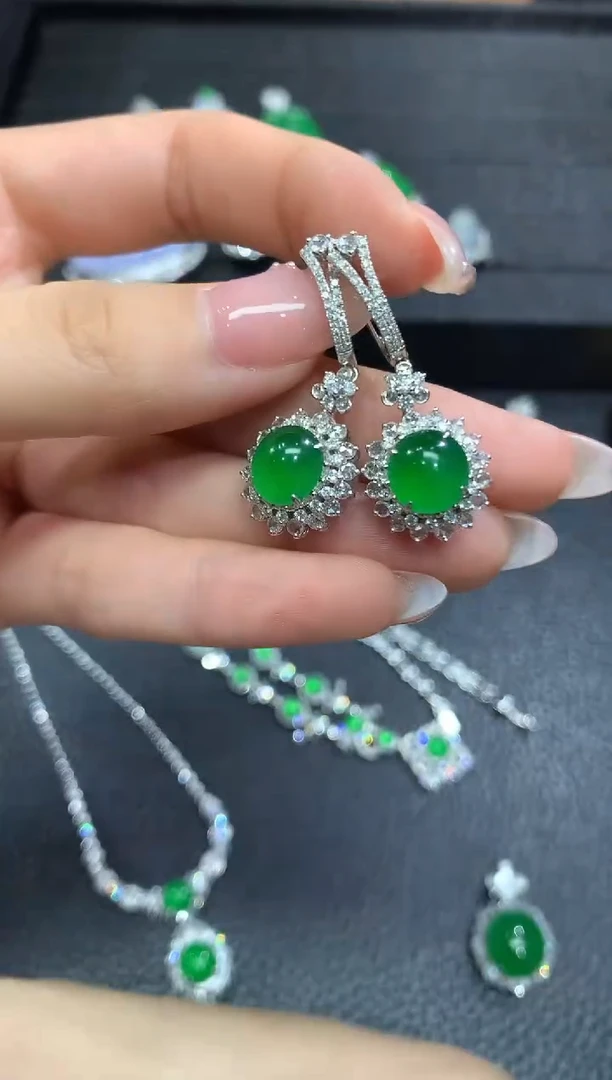 翡翠18K金镶嵌耳饰78团购