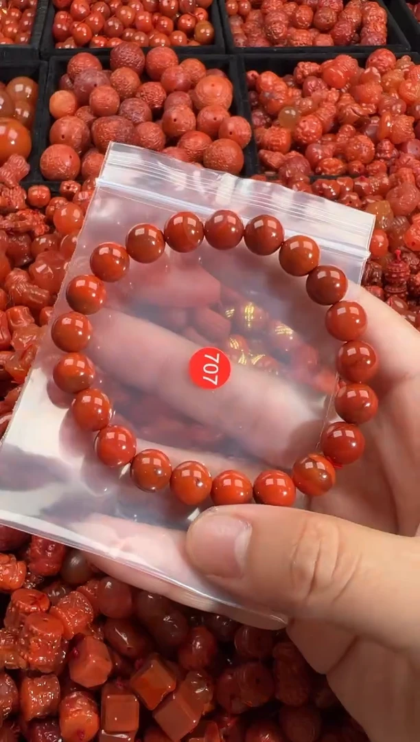 南红玛瑙未镶嵌颈饰1