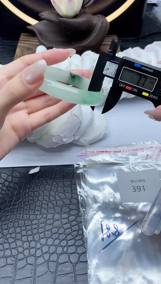 翡翠手镯未镶嵌翡翠手镯一物一图391