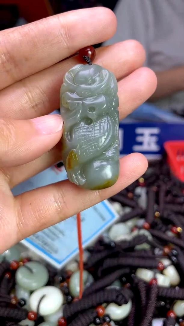 未镶嵌和田玉挂件1