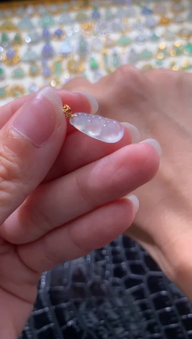 颈饰18K金镶嵌翡翠翡翠