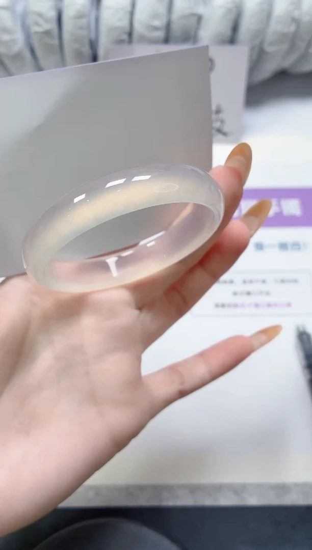 石英质玉手镯未镶嵌53-53.2荔枝