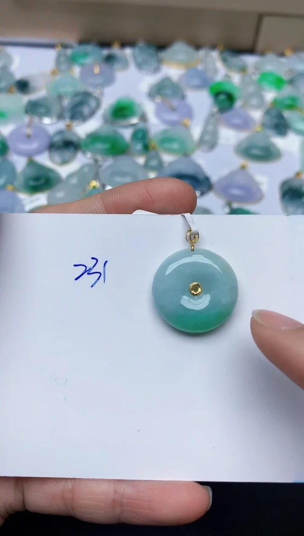 【闪购商品】翡翠颈饰18K金镶嵌天然翡翠A货