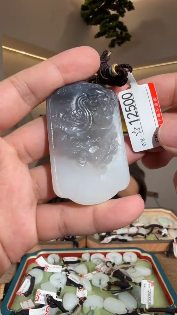 颈饰未镶嵌和田玉1