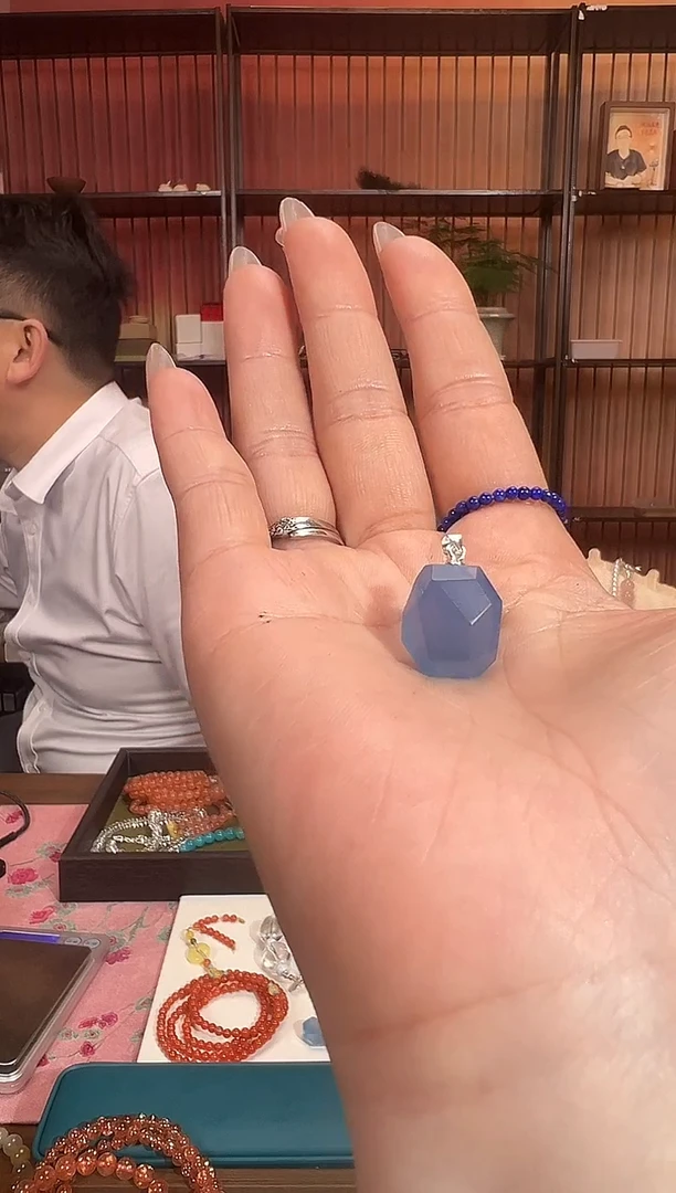 颈饰未镶嵌水晶旺***丁水晶吊坠