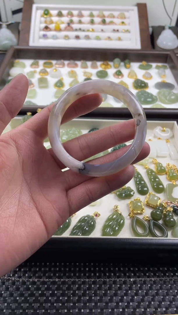 手镯玛瑙/玉髓未镶嵌1