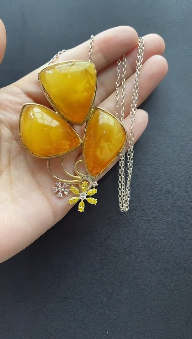 裸石琥珀未镶嵌吊坠