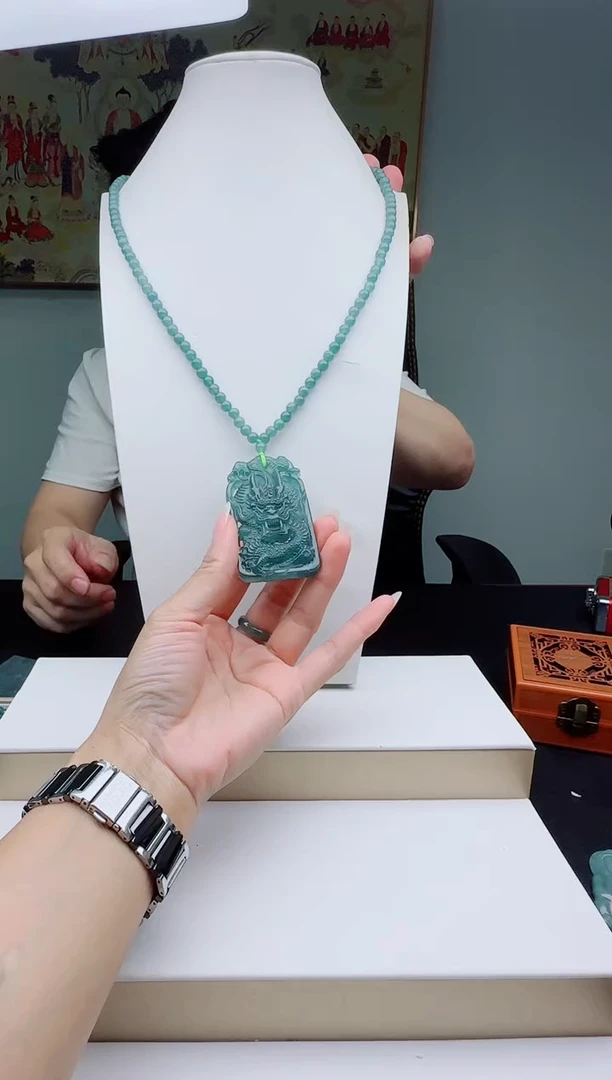 颈饰未镶嵌翡翠多样性发其一