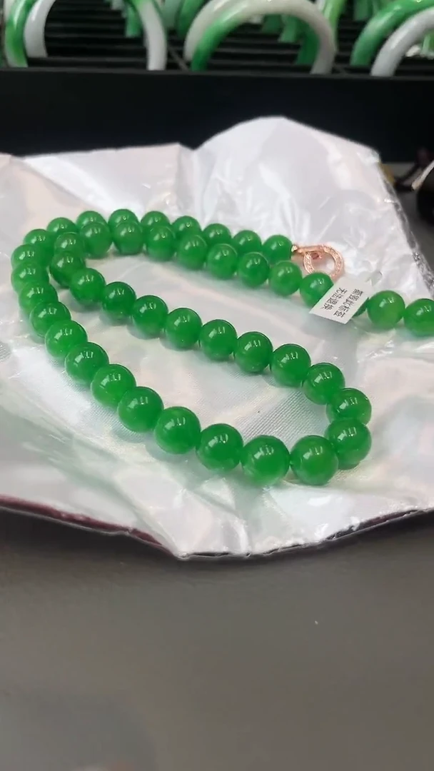 【闪购商品】砖雕a33辣阳绿项链 卡12mm