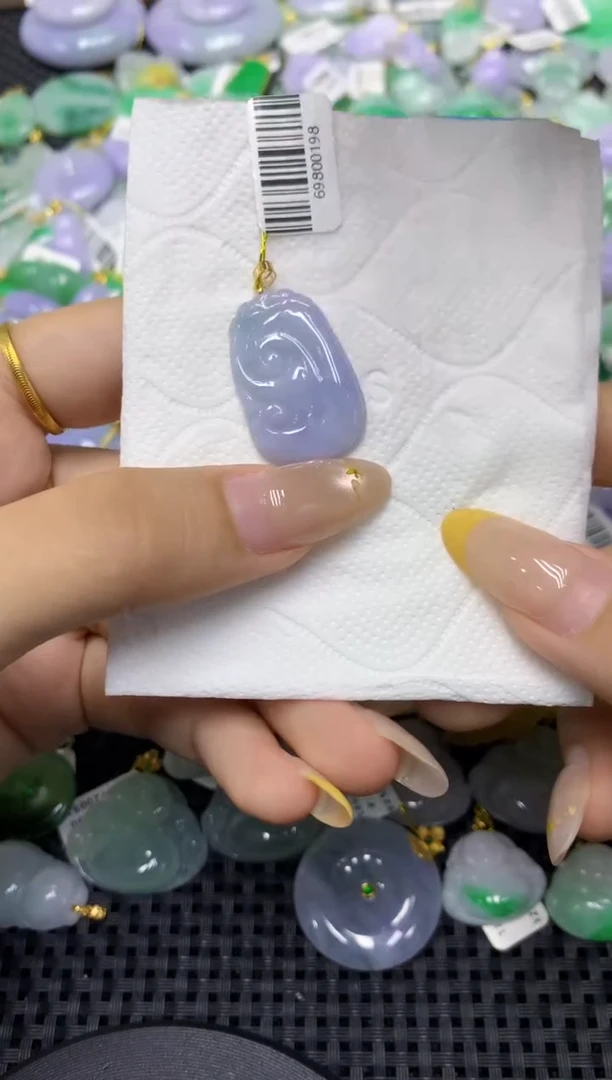 颈饰18K金镶嵌翡翠天然缅甸翡翠A货