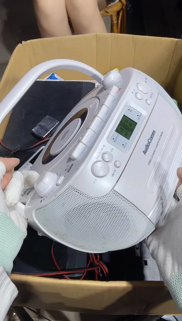 8新忠**家   054中古商品，瑕疵品，不保好坏。