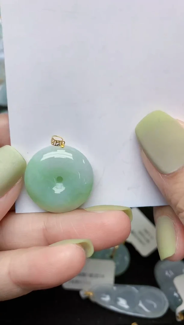 翡翠18K金镶嵌颈饰天然缅甸A货翡翠