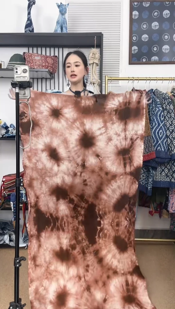 【闪购商品】咖啡白族非遗扎染抽须围巾加宽90x200