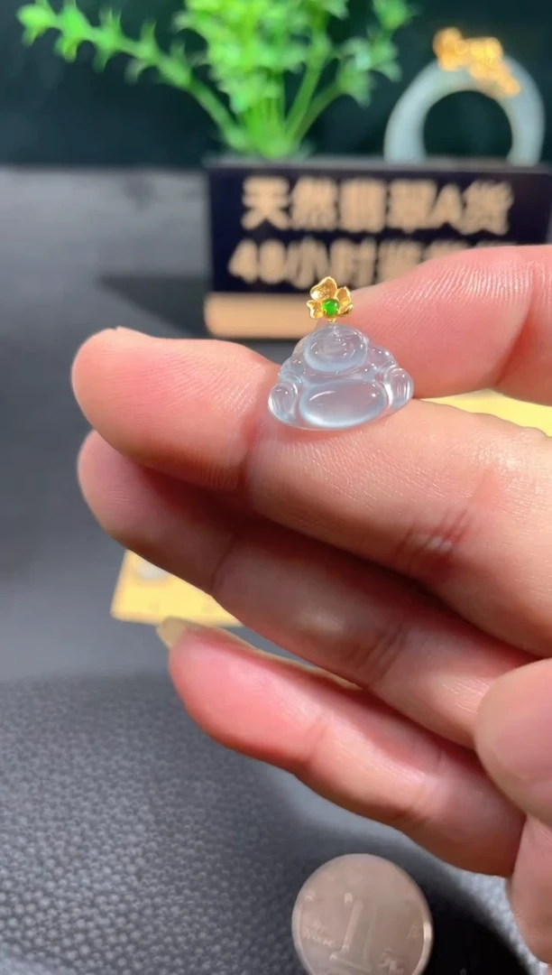 翡翠18K金镶嵌颈饰翡翠