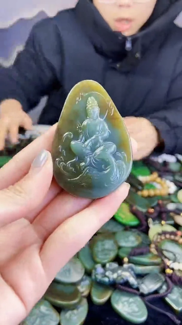 颈饰未镶嵌和田玉1