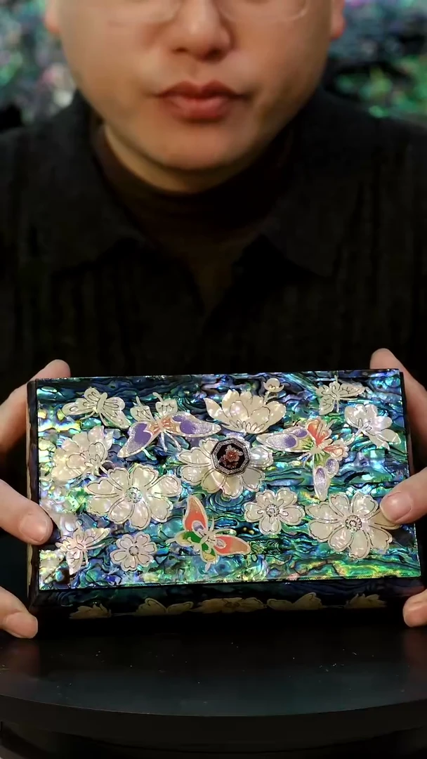 黑金鲍·弘贝雅螺钿漆器文化馆