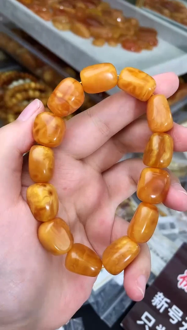 蜜蜡未镶嵌珠宝奇石42