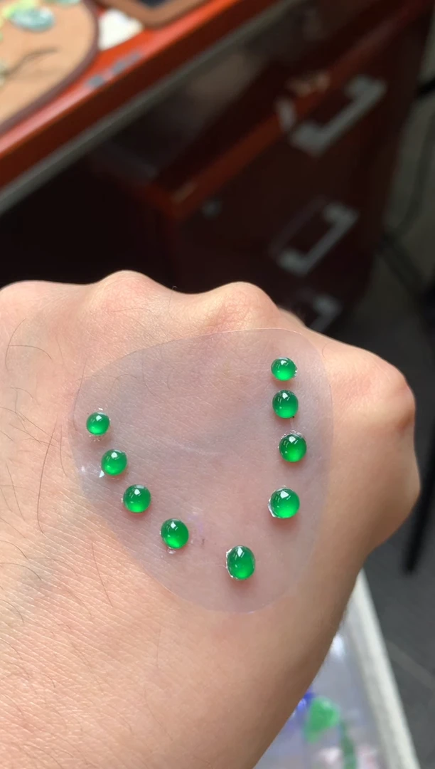 未镶嵌定制翡翠裸玉