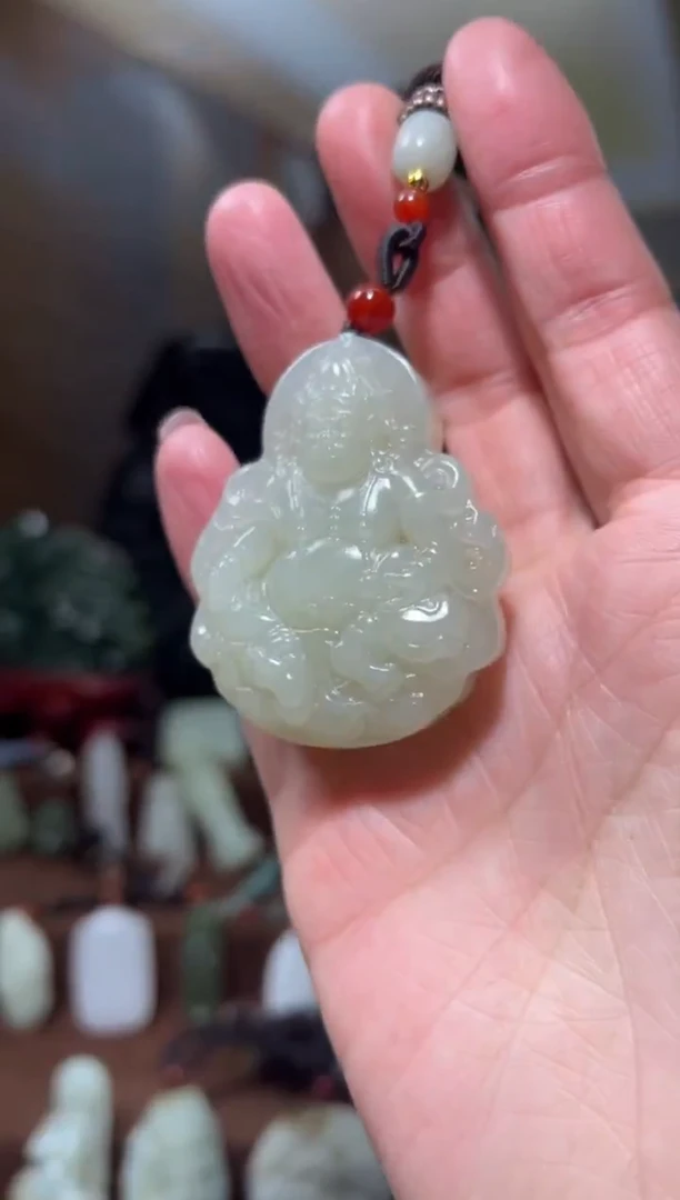 颈饰未镶嵌和田玉.