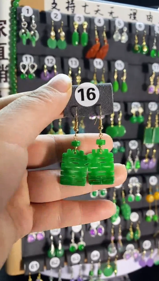 【闪购商品】翡翠耳饰银S925镶嵌16....