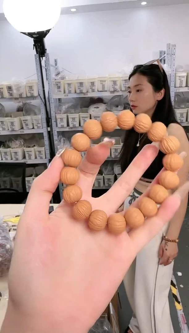 猴头核桃吊坠D-AC45235