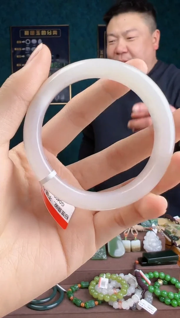 【闪购商品】和田玉手镯未镶嵌ZZ 拍一发一 多样性发货 55