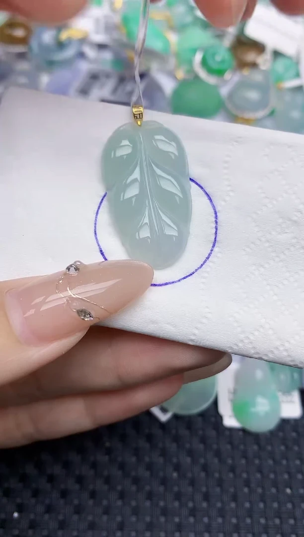 颈饰18K金镶嵌翡翠4   天然翡翠A货  百元以上9米证书费自理