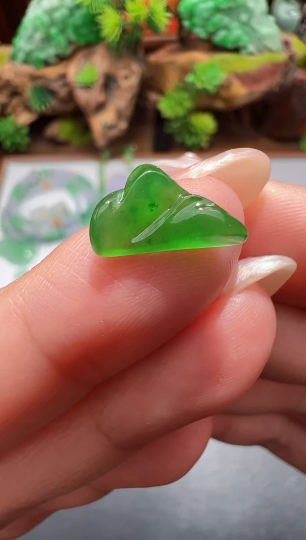 未镶嵌定制翡翠13*7.4*3.4风生水起